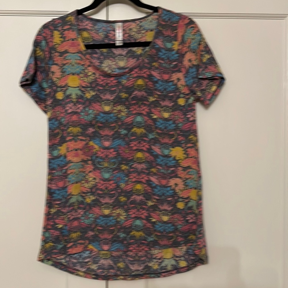 Lularoe Classic Tee